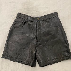 Leather Vintage Shorts ✨